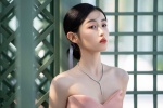 Zhang Zifeng's charming and sexy photos in chest-wrapped dress