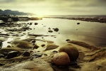 Pebbles on the beach pictures desktop wallpaper