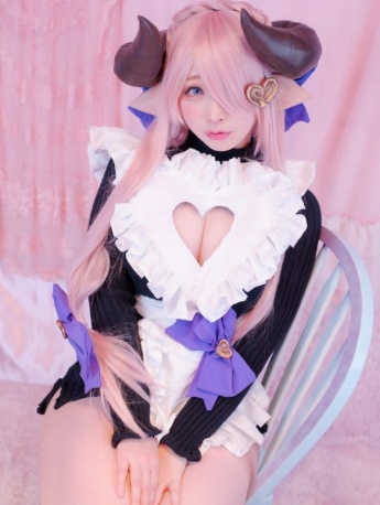 日本美女娜露梅亞性感cos寫真