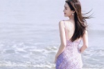 Li Yitong sexy photo in purple sequined fishtail skirt