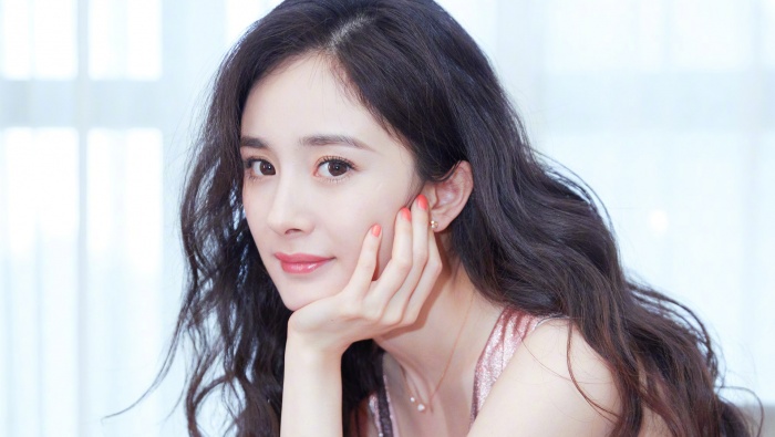 Beauty star Yang Mi computer wallpaper pictures