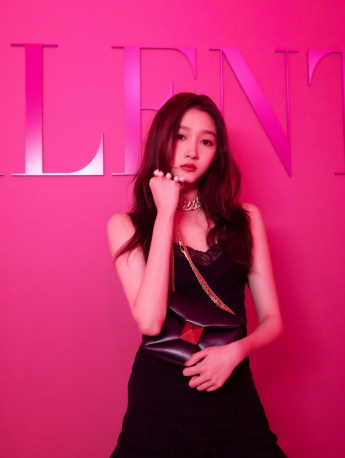 關曉彤魅惑性感活動照圖片寫真