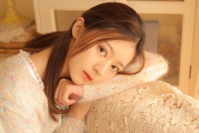 高颜值美女写真图片桌面壁纸