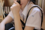气质女生吊带睡裤慵懒居家写真