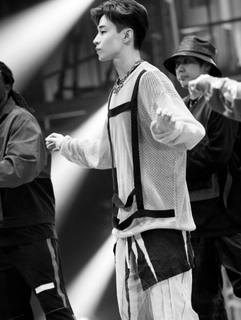 This is Liu Xianhua's behind-the-scenes photos of hip-hop stage rehearsals