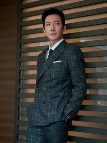Actor Wang Yang elegant and handsome photo pictures