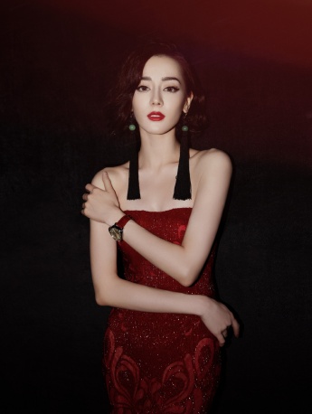 迪麗熱巴紅色禮服優雅性感寫真