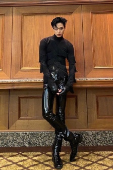 THEBOYZ Lee Joo-yeon stage costume pictures