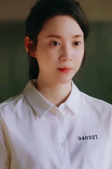 The moment I first met the fragrance of flowers Zhong Tingting mobile wallpaper