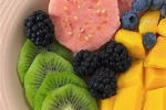 Summer refreshing fruit friends circle picture material