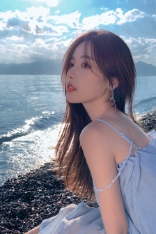 Liwo Yunyun's sweet travel photos