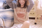 香肩吊帶美女嫵媚妖嬈寫真
