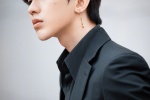 Cai Xukun elegant and handsome photo in black suit
