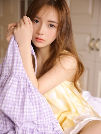 性感可愛美女香肩美腿嫵媚誘惑寫真