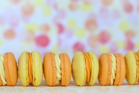 Delicious macaron dessert computer wallpaper