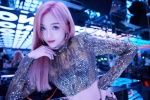 Wu Xuanyi pink hair sexy photo pictures