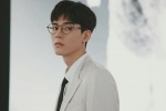 Gong Jun elegant and handsome photo in white shirt and suit