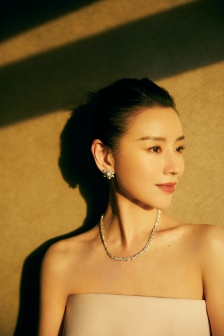 董潔2021國劇盛典性感寫真