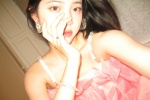 Ouyang Nana sweet selfie pictures in princess dress