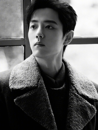 肖戰初秋帥氣寫真圖片