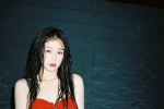 Yu Shuxin's red swimsuit wet hair temptation photo