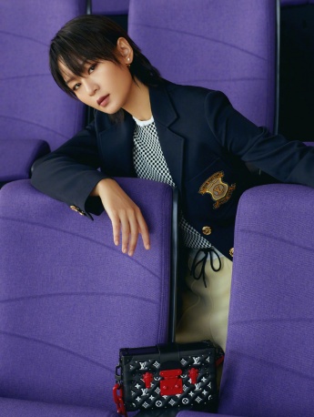 周笔畅黑色西装超A时尚写真