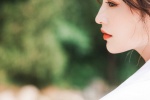 李沁白色衬衫裙优雅气质写真