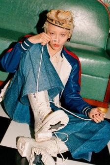 Liu Yuxin sports headband fashion cover photo pictures