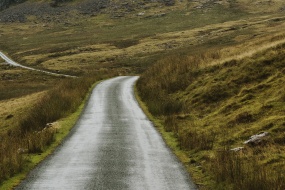 最美公路风景图片桌面壁纸
