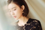 Meng Ziyi's refreshing short hair mobile wallpaper picture
