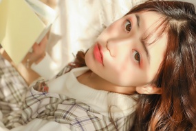 清純可愛美女寫真桌麵壁紙圖片