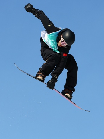 蘇翊鳴金牌空中帥氣抓板手機壁紙