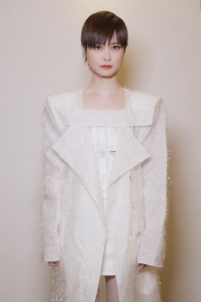 Li Yuchun golden makeup night fashion photo pictures