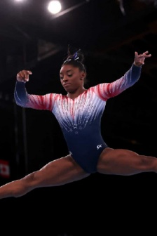 Biles women's balance beam final live high-definition photos
