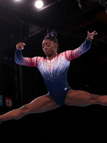 Biles women's balance beam final live high-definition photos