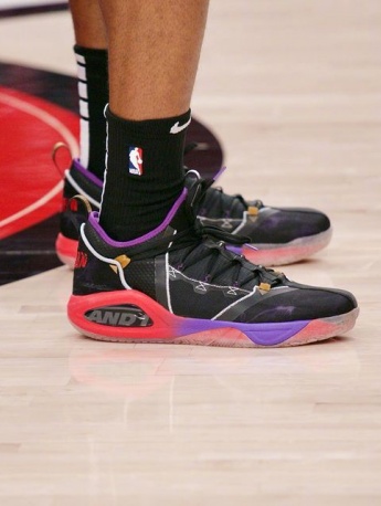 Powell’s AND1Attack2 multi-angle display