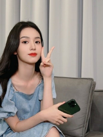 Zhou Ye's sweet selfie pictures