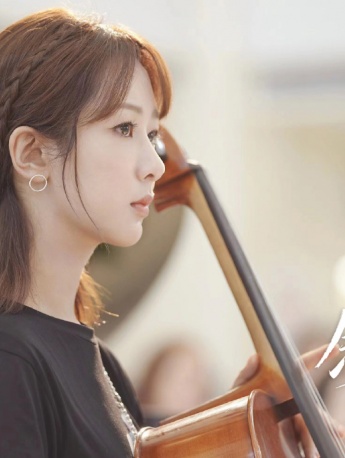 《Please give me more advice for the rest of my life》Pictures of Yang Zi