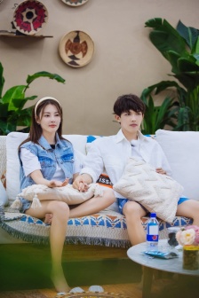 Zhang Yuqi and Li Bingxi《Daughters' Love 4》Still Pictures from the Fourth Issue