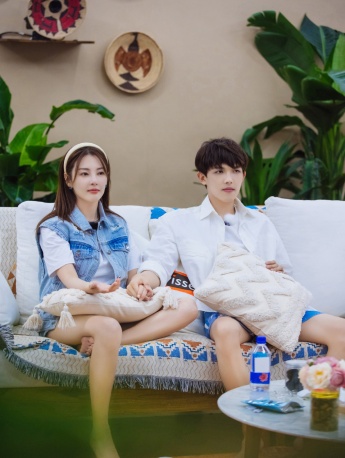 Zhang Yuqi and Li Bingxi《Daughters' Love 4》Still Pictures from the Fourth Issue