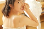 笑容甜美女生吊帶小蠻腰性感寫真
