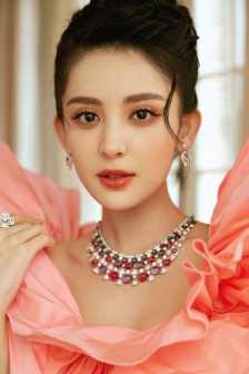 Sexy photo of Nazha in pink trailing dress