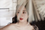 Zhao Liying sexy sexy photo in white tube top gauze skirt