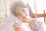 肌肤白嫩的美女写真图片桌面壁纸
