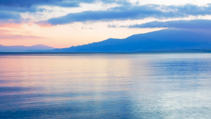 Xinjiang Sailimu Lake sunrise scenery picture wallpaper