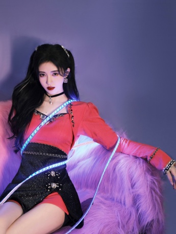 Ju Jingyi's sexy and beautiful legs, tempting and sultry photo