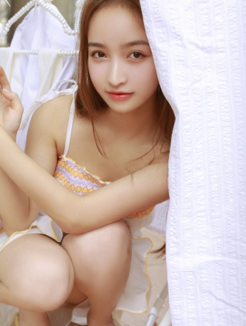 午后清新性感美女户外写真
