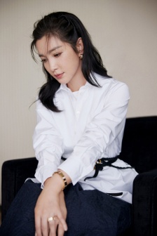 李冰冰白襯衫氣質性感寫真