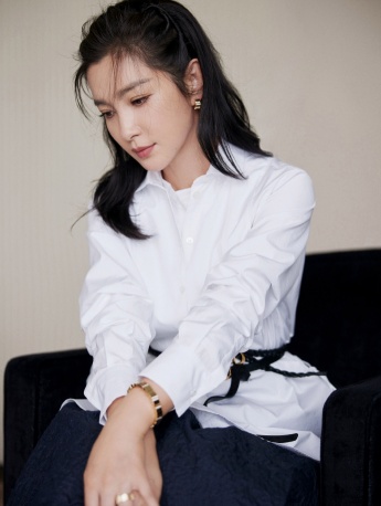 李冰冰白衬衫气质性感写真