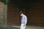 Cheng Yi's handsome photo of blue smudged shirt